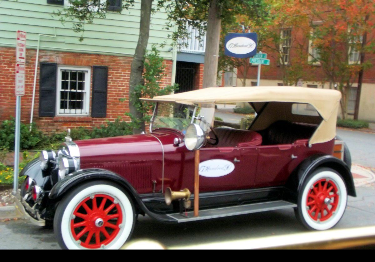 Constructed in 1790, the 17Hundred90 hotel and restaurant is the oldest in Savannah. Their automobile looks even better with the roof down!