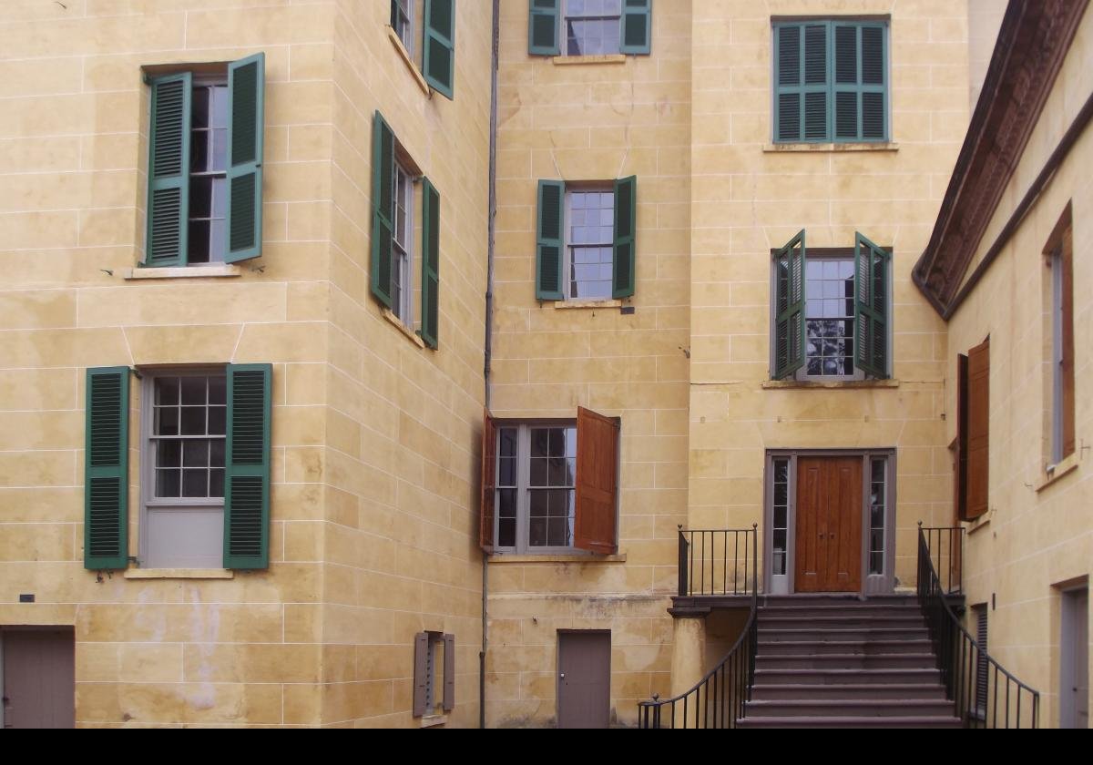 The Aiken-Rhett House Museum at 48 Elizabeth Street, Charleston. John Robinson built the house in 1820, but financial difficulties forced him to sell it. It was bought by William Aiken in 1827, and remained in the family for 142 years.