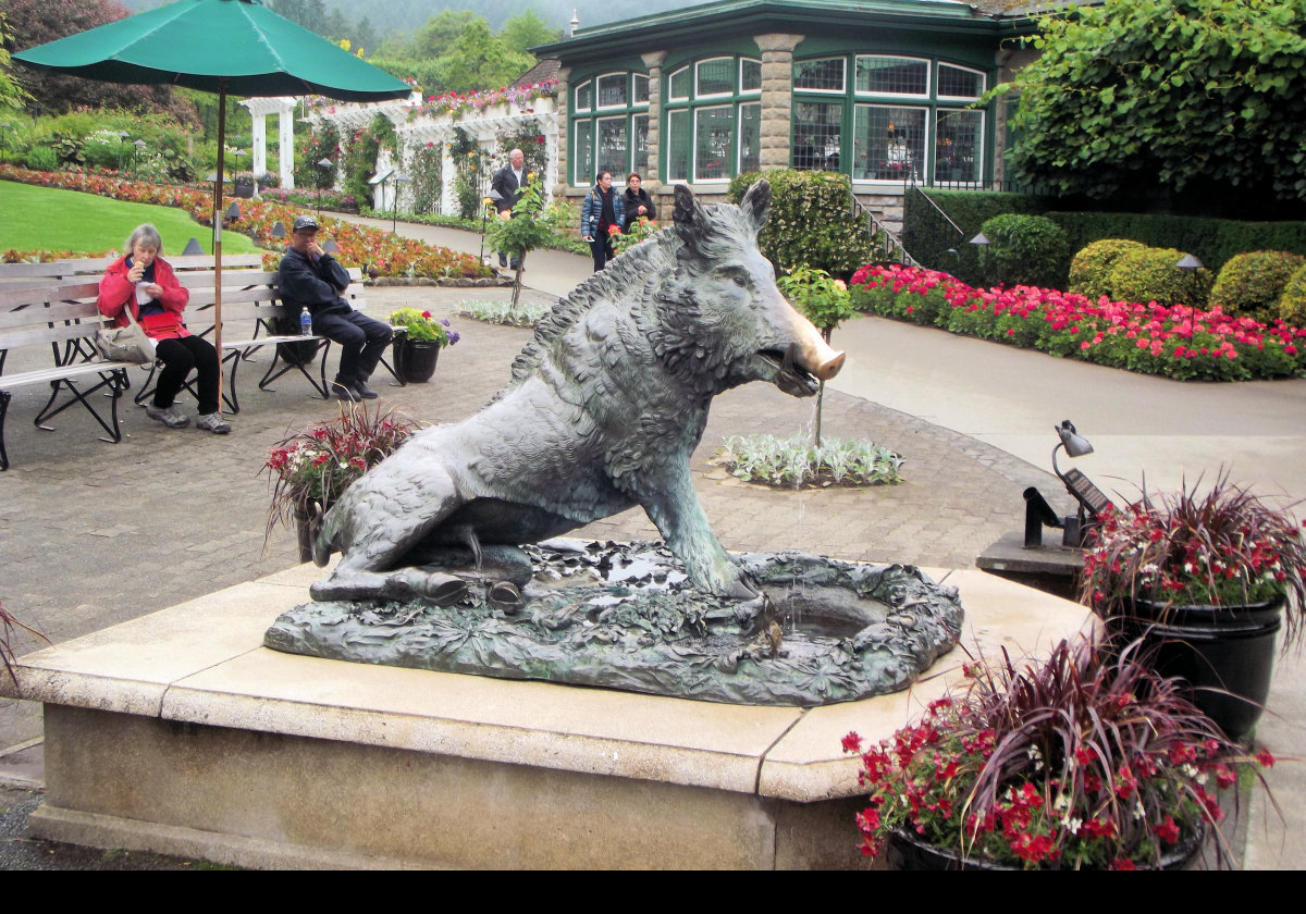 Purchased in 1973 having been cast in Florence by Fonderia Artistica Ferdinando Marinelli, the wild boar is a replica of a bronze by Pietro Tacca from 1620.