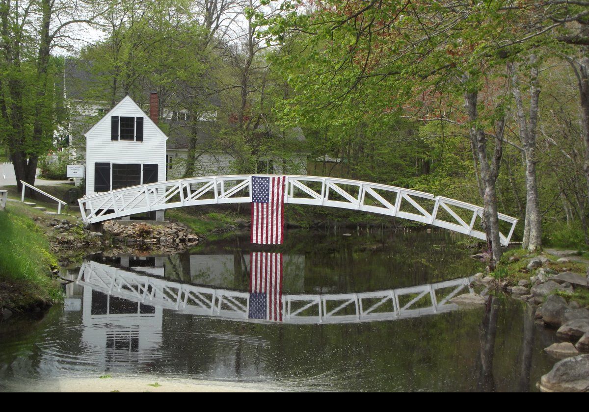 The first settlers on Mount Desert Island were Abraham Somes, his wife, and the Richardson family. They established the village of Somesville around 1761. It is the oldest settlement on Mount Desert Island. John Somes, Abraham's son, built the Selectmen's Building in the 1780s.