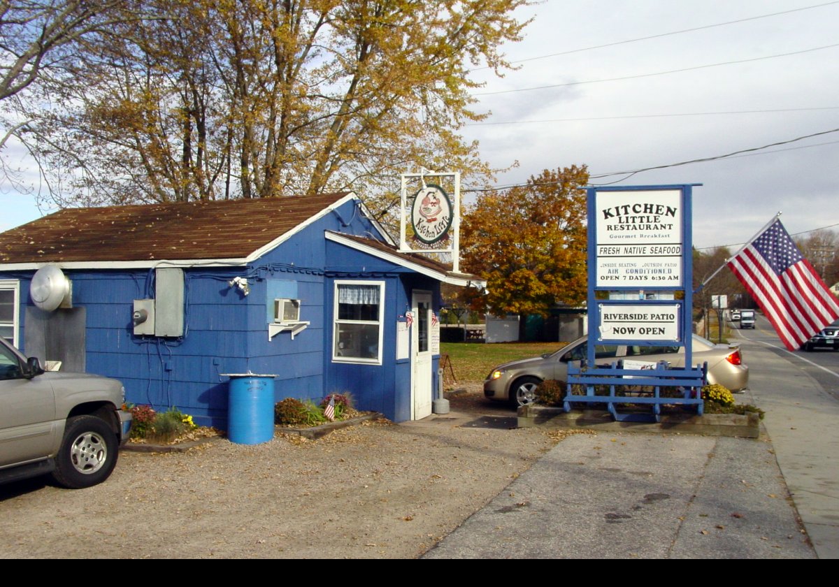 A nice restaurant where we often had breakfast or lunch, Sadly, this location now closed; they are now located at the Mystic Marina.