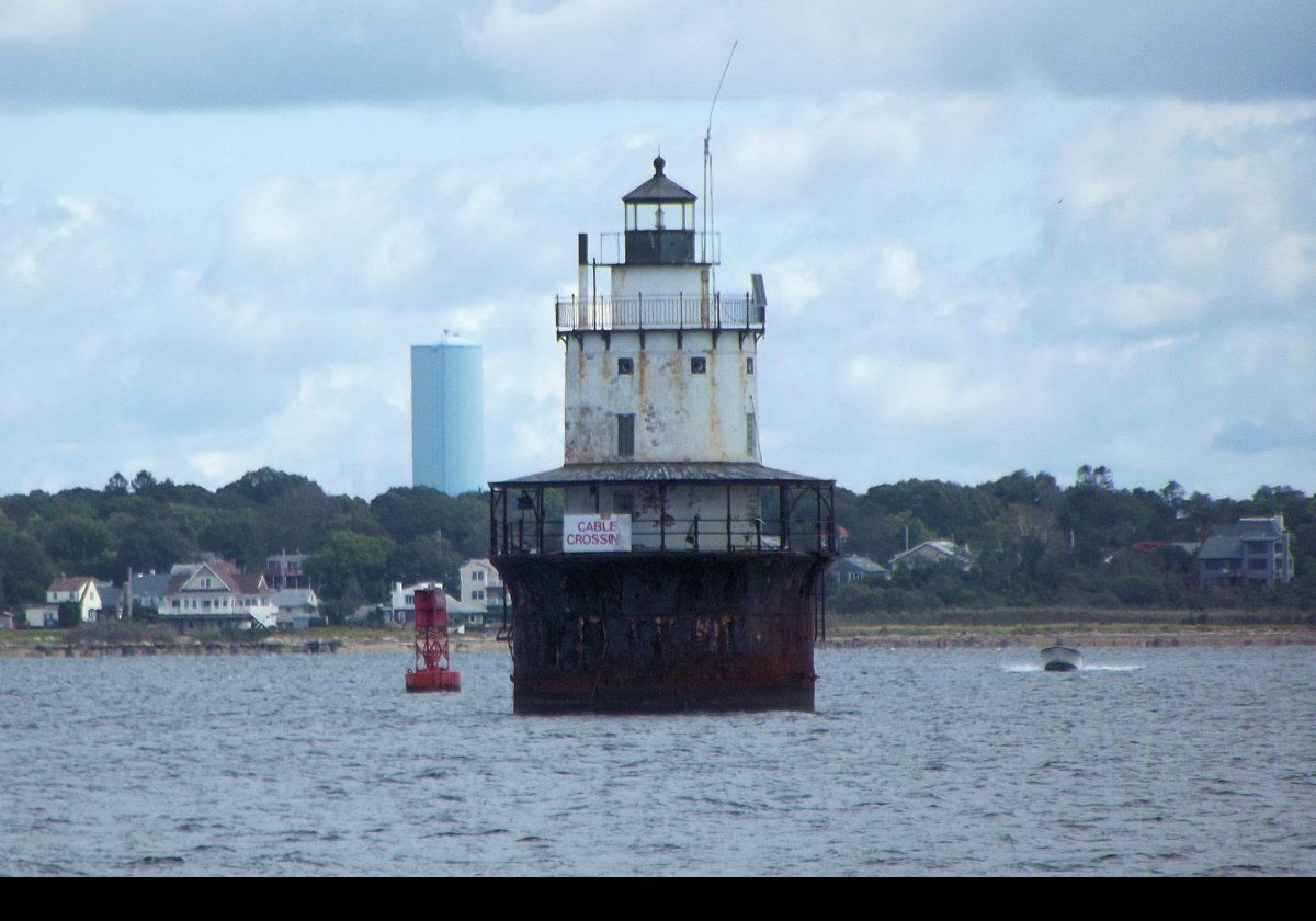 Today, the light is powered using a cable from the shore.