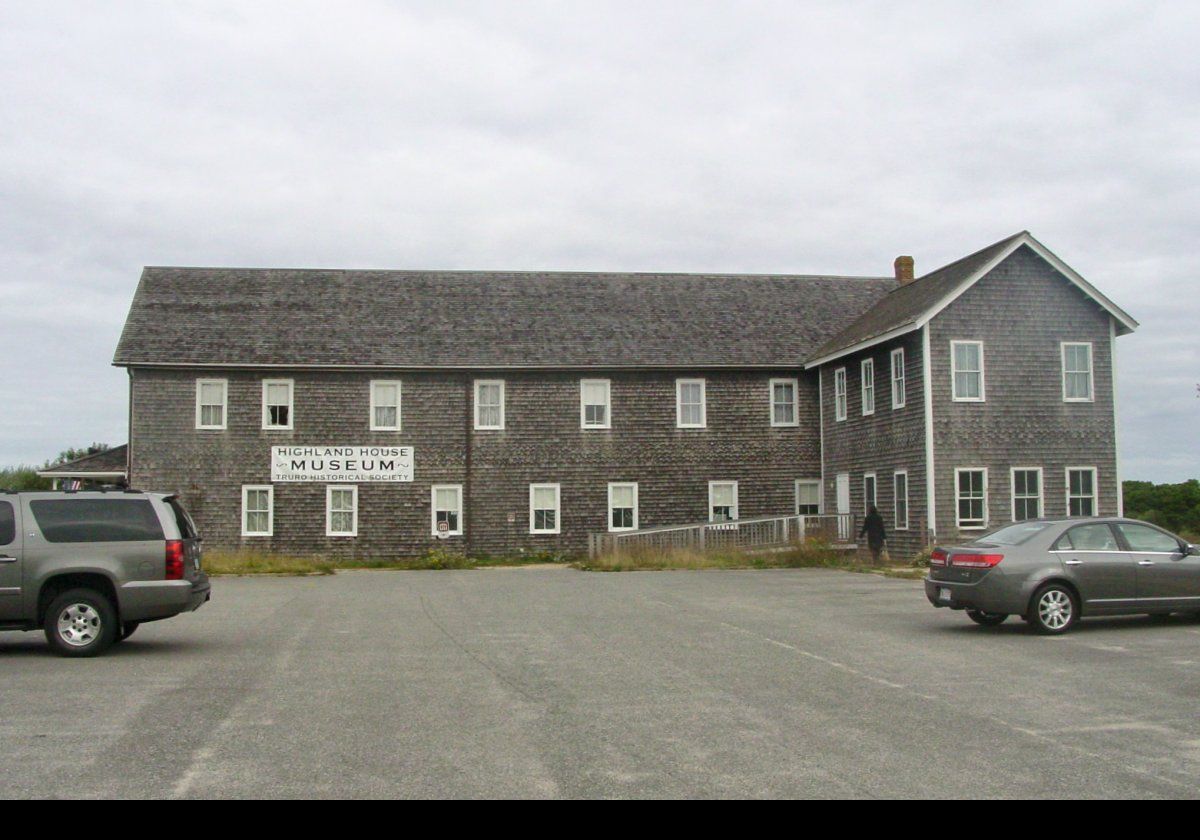 The Highland House Museum next to the lighthouse. Built at the end of the 19th century, it was originally an hotel. The contents cover the period from the 17th to the early 20th century.