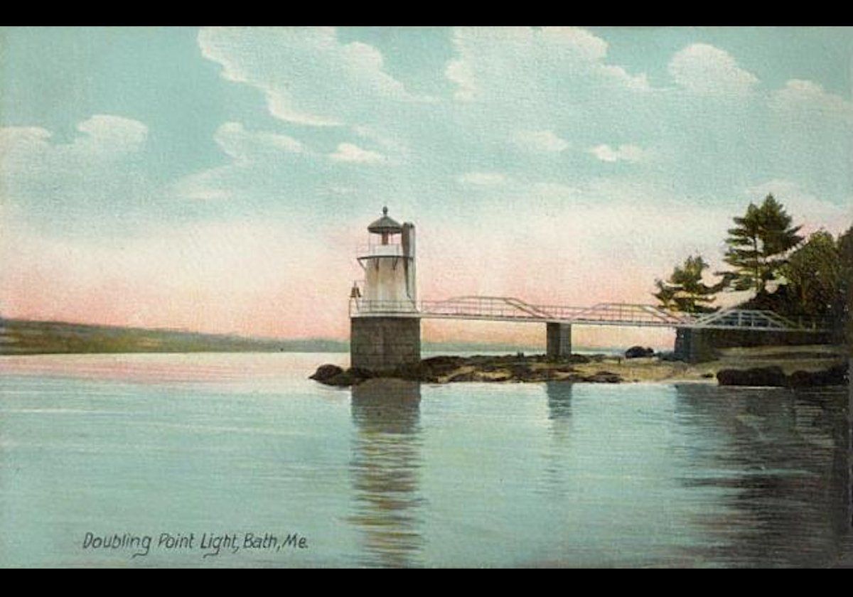 A postcard of the lighthouse from around 1907 - 1914.  Credit The Smithsonian