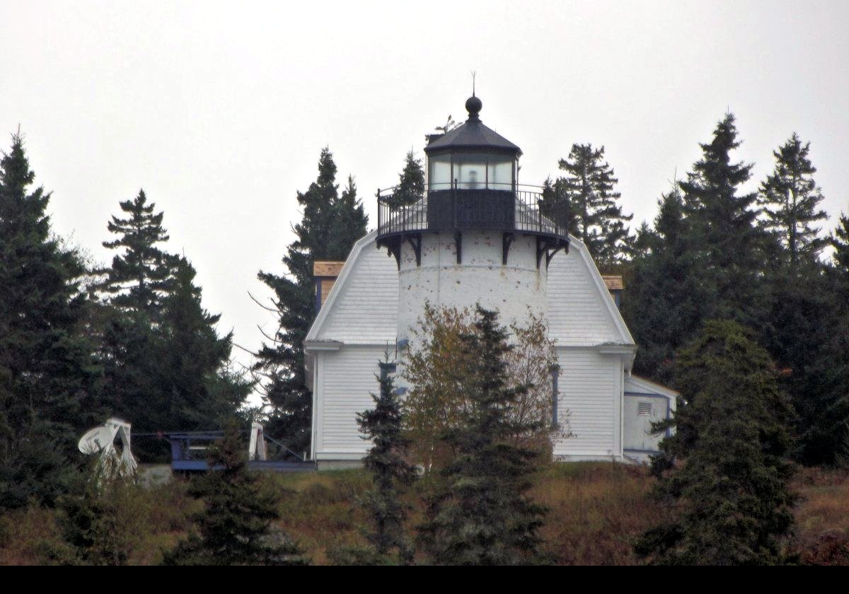 The light was built in 1839, comprising a keeper's house with an integral wooden tower for the light. Despite the availability of Fresnel Lenses, due to cost they were not used in the US until 1841, so 13 inch reflectors were used in the Bear Island lighthouse.