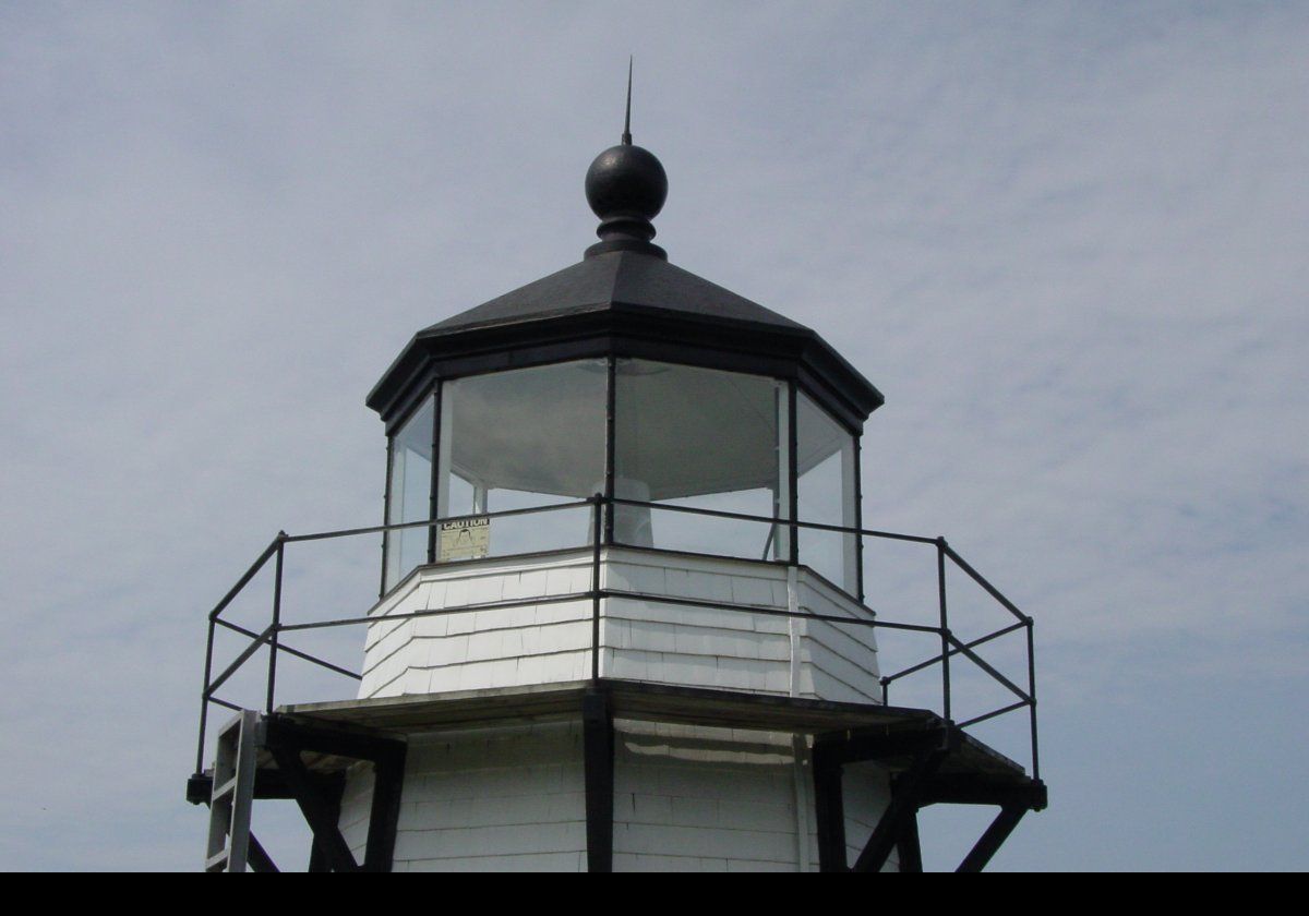 It served the shipbuilding in nearby Bath, and continues to serve guiding US warships. By 1902, a fifth-order Fresnel lens had replaced the original lantern, and this was replaced in the 1970s, and is now on display in the Shore Village Museum in nearby Rockland.