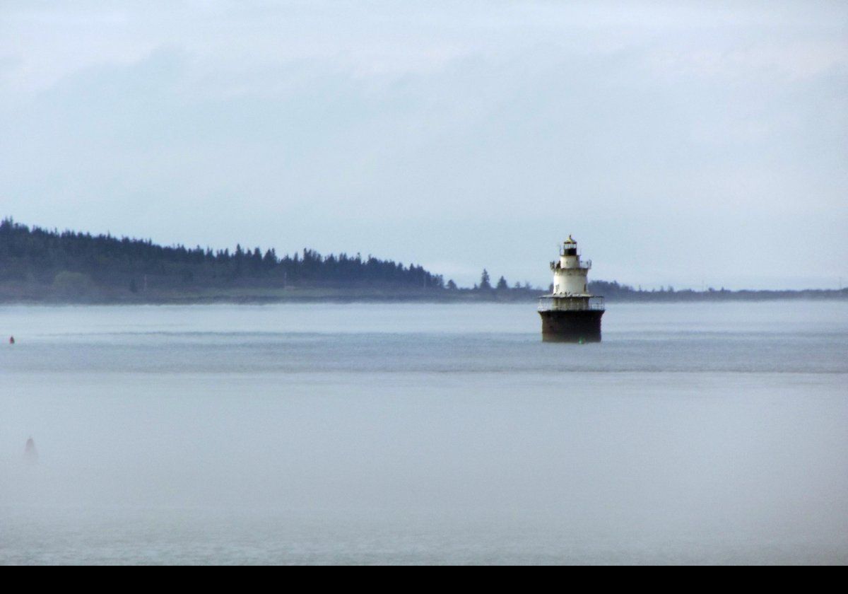 A fifth-order Fresnel lens was used, and went into operation on December 31, 1890. The lighthouse showed a white flash every fifteen seconds.