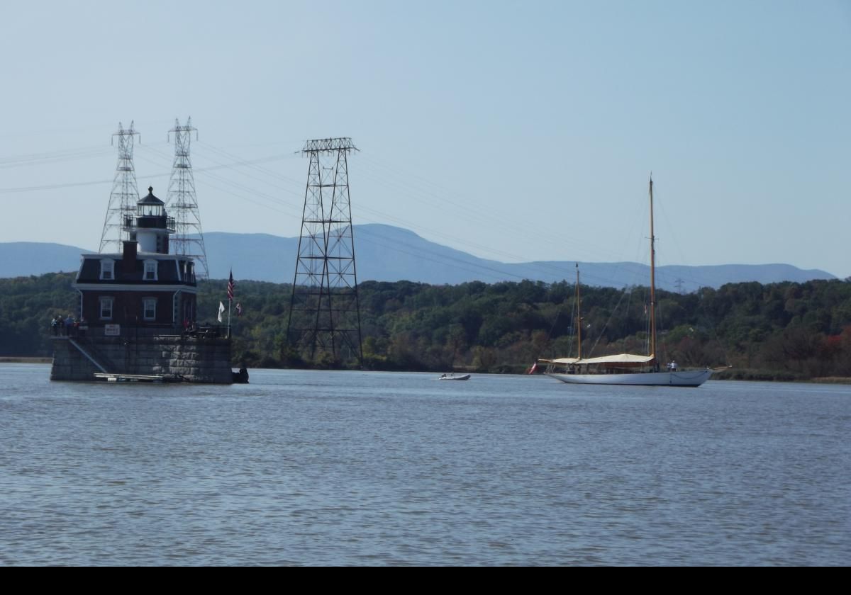 Now a few pictures of the river as we take the boat back to Hudson.