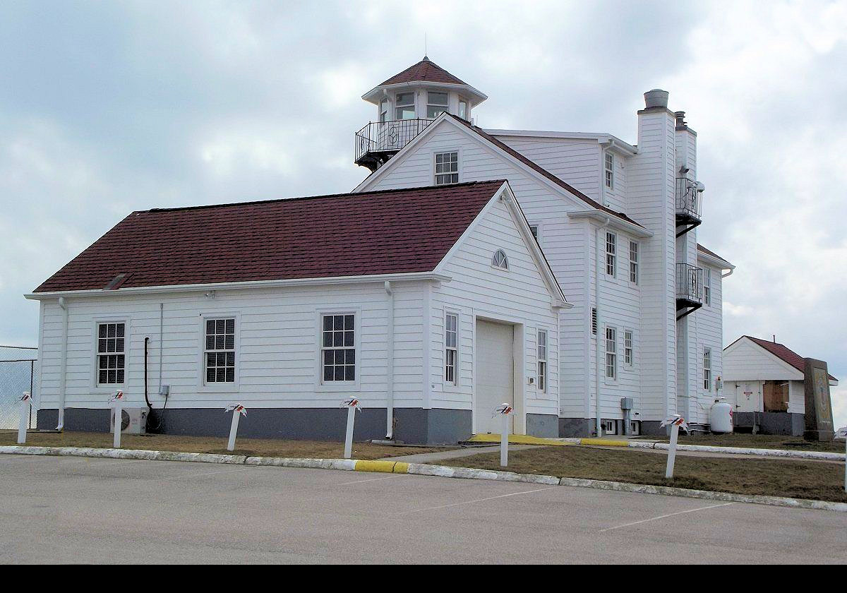 A second tower, at the same height, was completed in 1816.