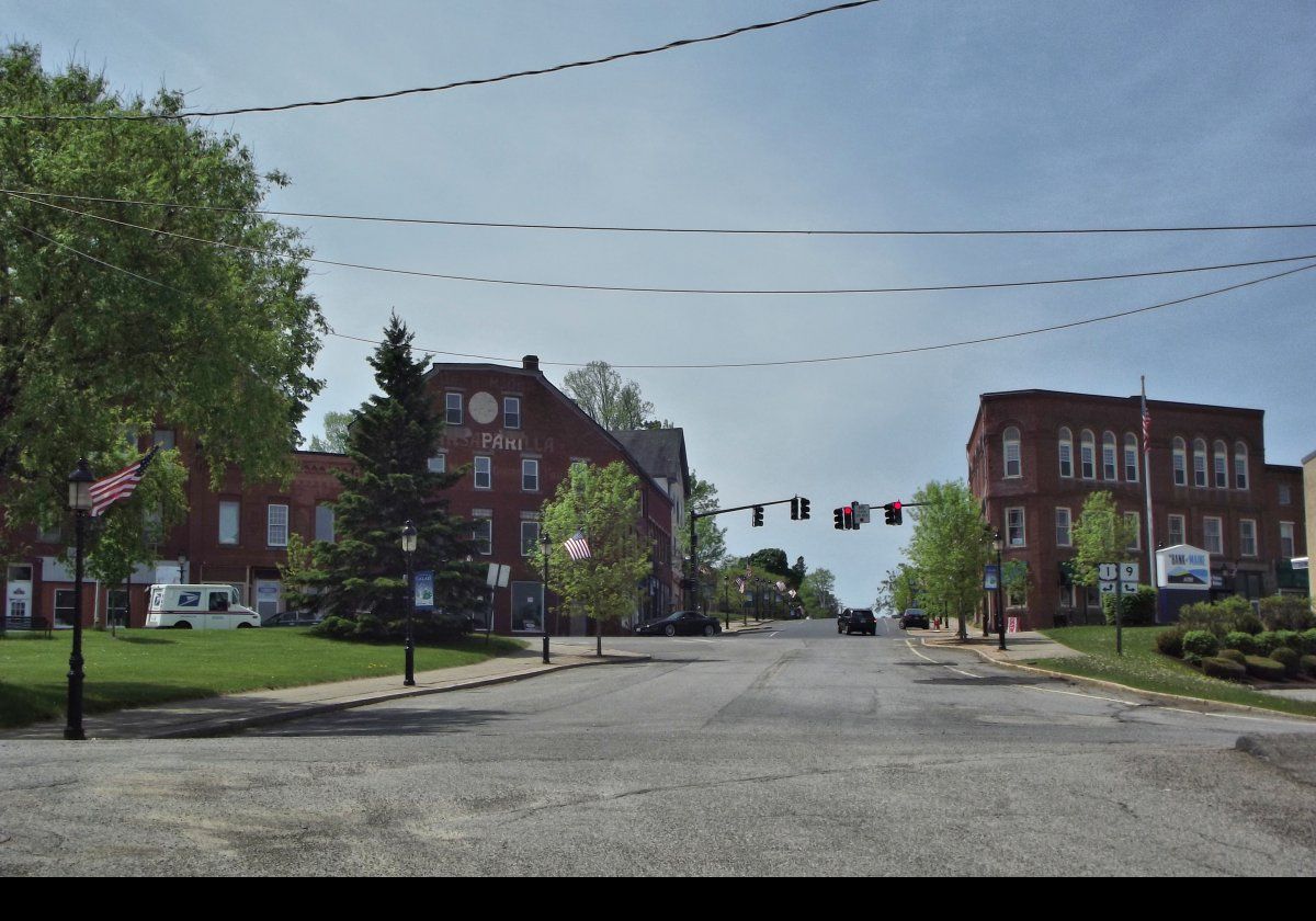 Looking up North Street to the traffic lights at Main Street.