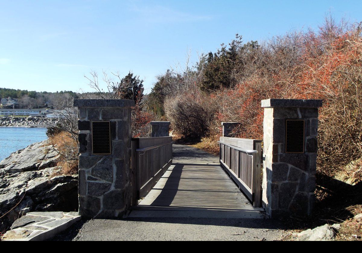 The path heads generally north-east to this foot bridge, then just after it turns to the north.