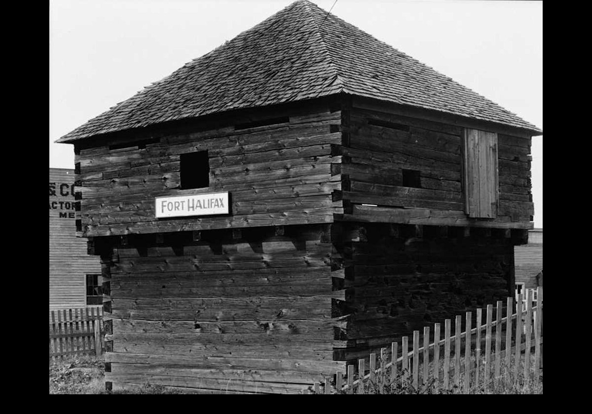 A picture, taken in 1936, from the Historic American Building Survey.