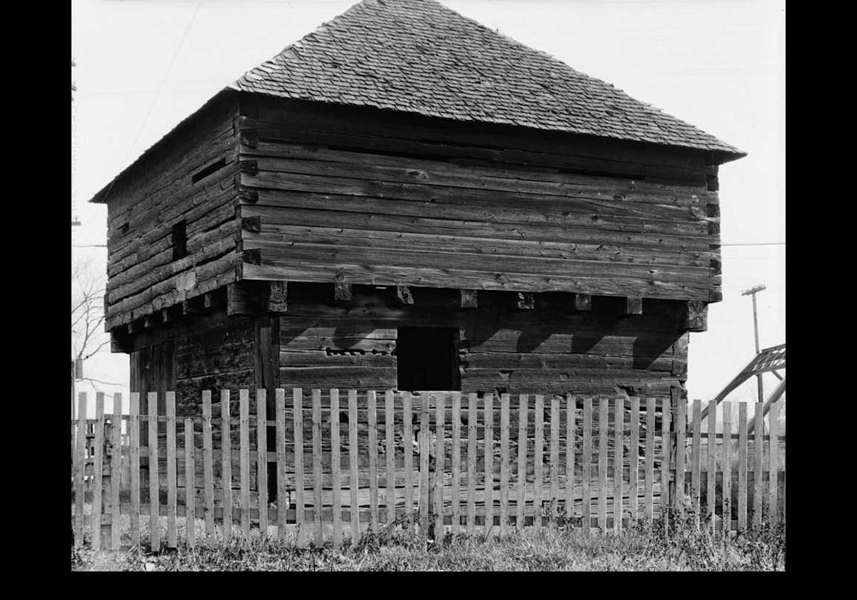 Another picture, taken in 1936, from the Historic American Building Survey.