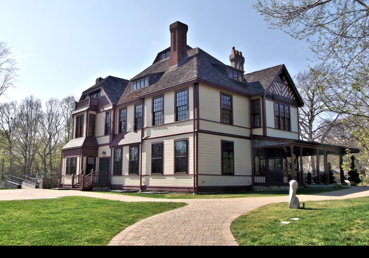 Highfield Hall is a historical Mansion and now operates as a cultural center with events, exhibitions and concerts throughout the year. Click the image to visit their website; it opens in a new window.