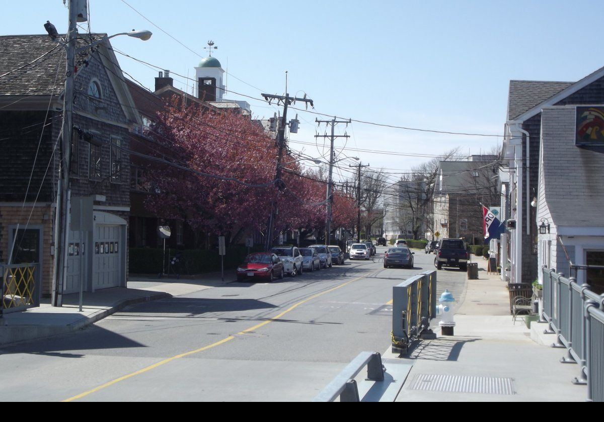 Finally found some parking in Wood's Hole, and walked back through the town to find somewhere for lunch.