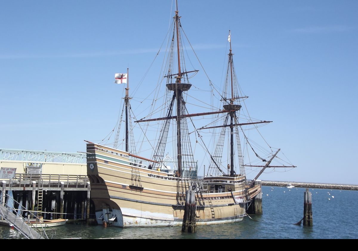 She is considered a very accurate replica built from English oak using hand-forged nails. The linen sails are hand made, and the ropes are made from hemp. Even the tar is the correct type for the period. The boat is, however, lit using electric lighting! Starting in 2012, the Mayflower II underwent a series of major overhauls that were completed in time for the 400th anniversary of the Pilgrims landing in 2020.