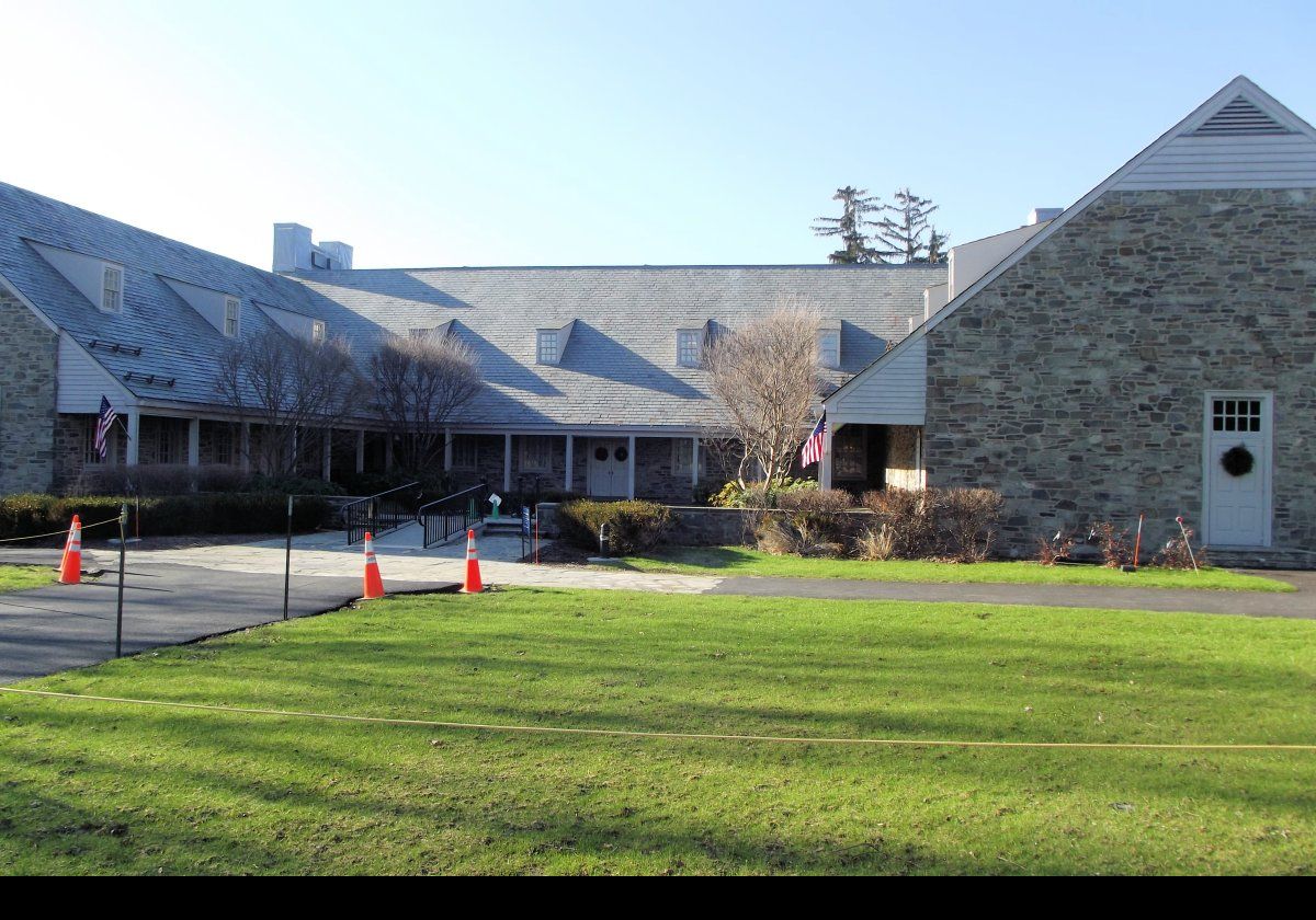 The outside of the Franklin D Roosevelt Presidential Library.