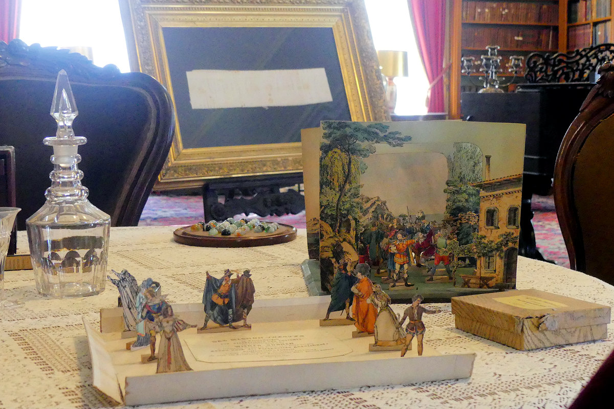 A close up of the diorama on the table at the front in the previous picture.  