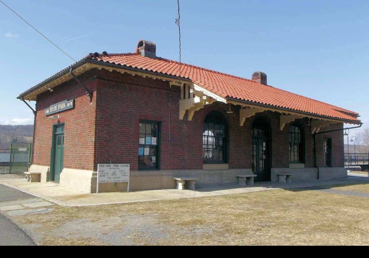 A few pictures of the old railway station in Hyde Park. It is now a museum.