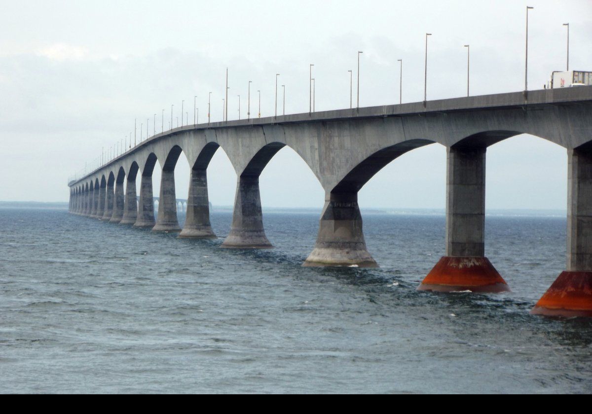 The total cost of the bridge was approximately C$1.3 billion (US$1 billion).