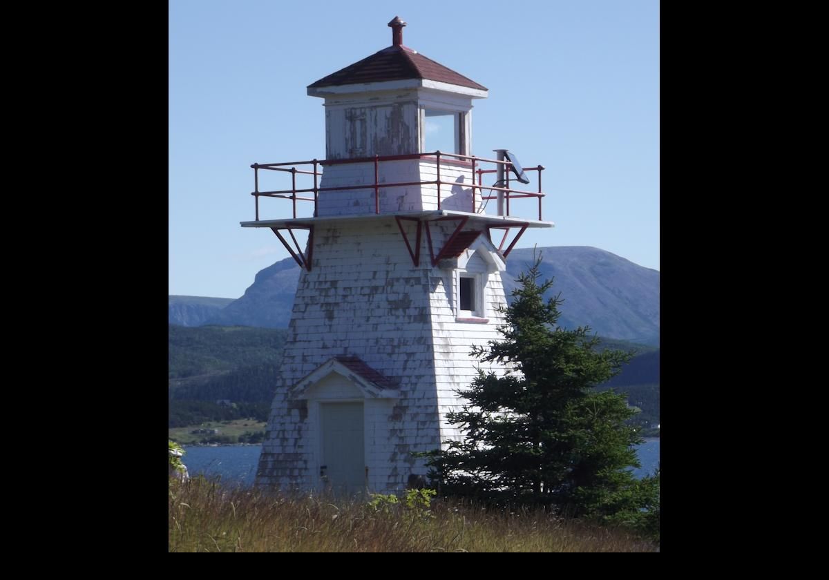 The original lighthouse was built in 1919 as a white, wooden tower with a red lantern. The light was powered by acetylene, & flashed twenty times every minute. The current tower dates from 1959.