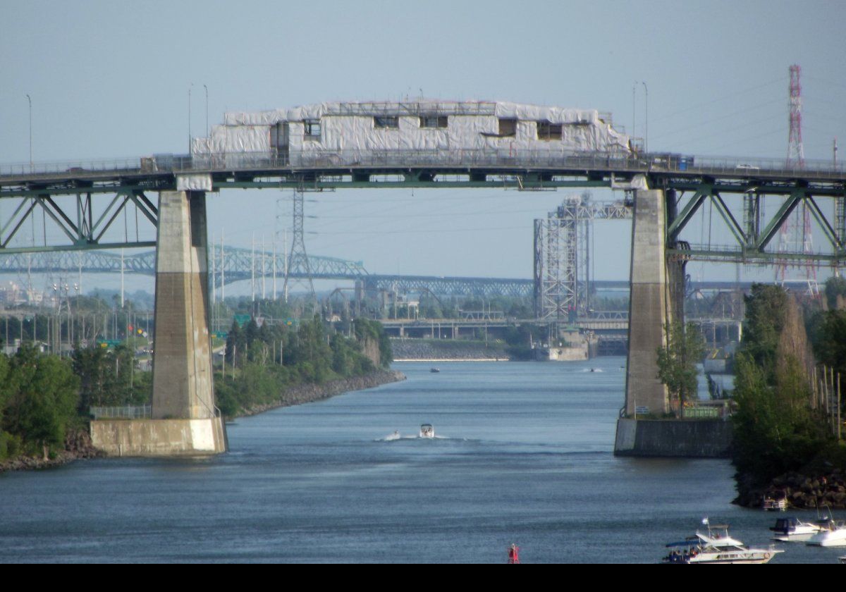 Not sure what this is stopped on the Jacques Cartier bridge.