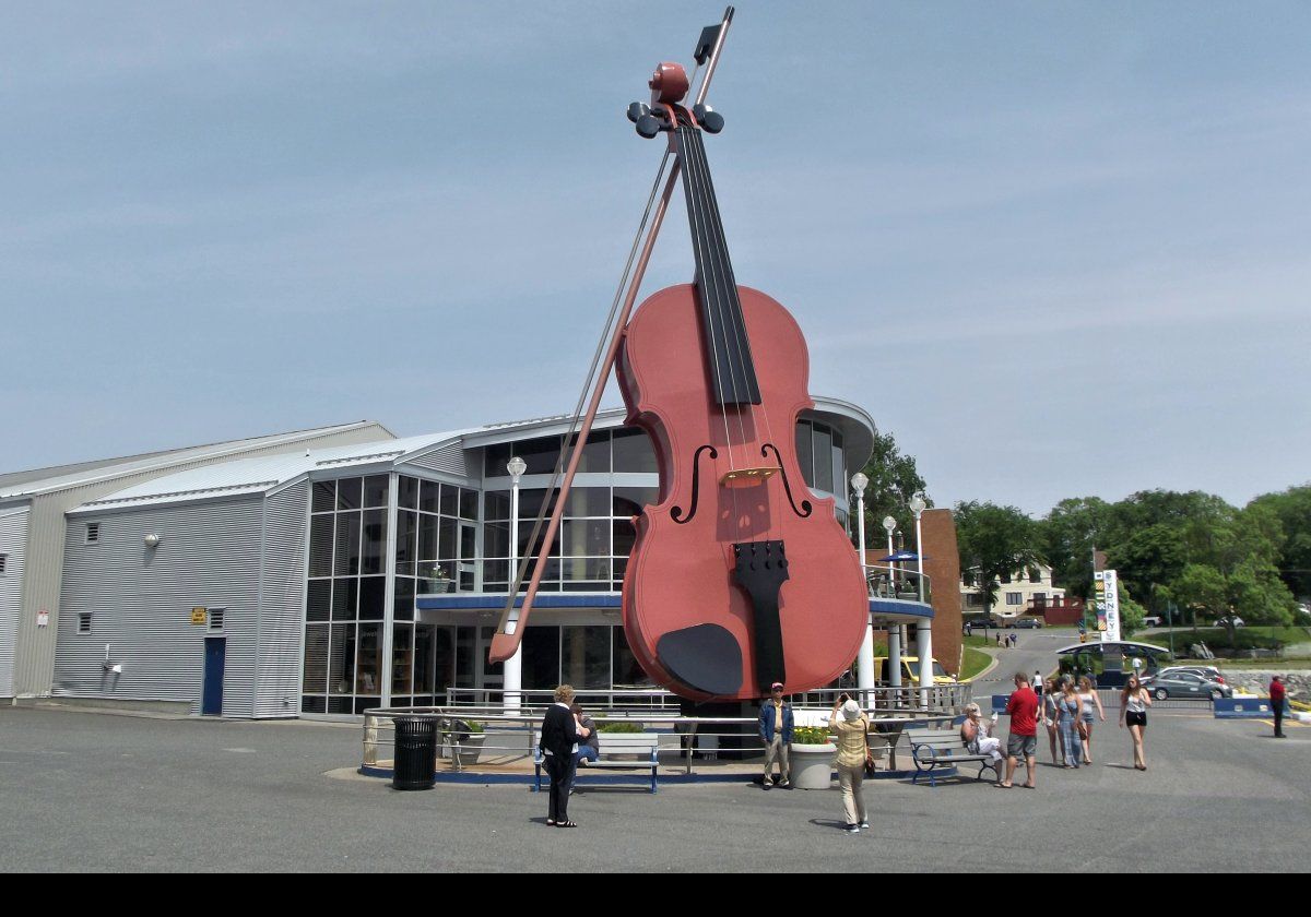 Located on the Sydney waterfront, this is believed to be the largest violin in the world. Click the image to see a couple of slightly different views taken on different trips, at different times of the day.