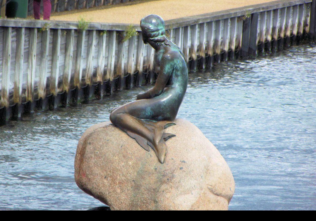 The Little Mermaid, or "Den lille havfrue" in Danish, is a bronze statue by Edvard Eriksen, depicting a mermaid. The sculpture found at the water's edge along the Langelinie promenade. It was much smaller than I expected. Interestingly, it is thought that this statue has always been a replica, since its completion in 1913, while the original is owned by the sculptor's (Edvard Erikse) family.