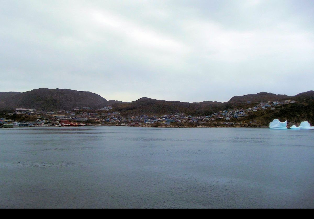 From the very first view of the town, it is obviously much larger than Nanortalik, our last port of call in Greenland.