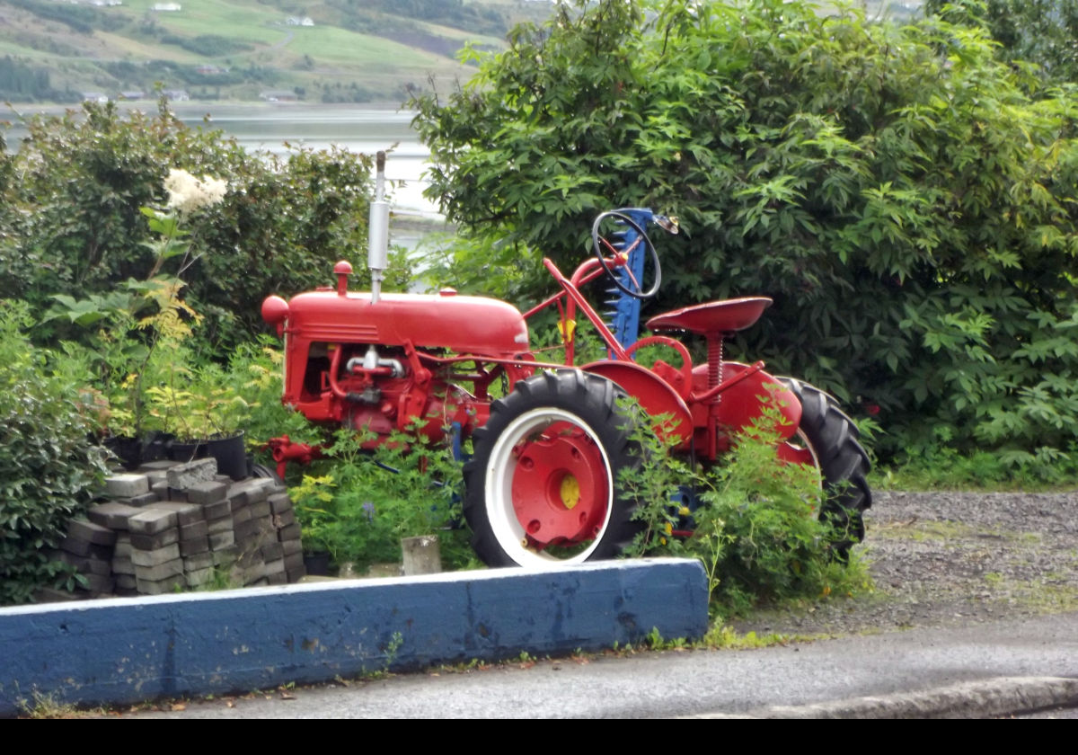 Just across the street from Akureyri Junior College, we came upon htis lovely tractor.