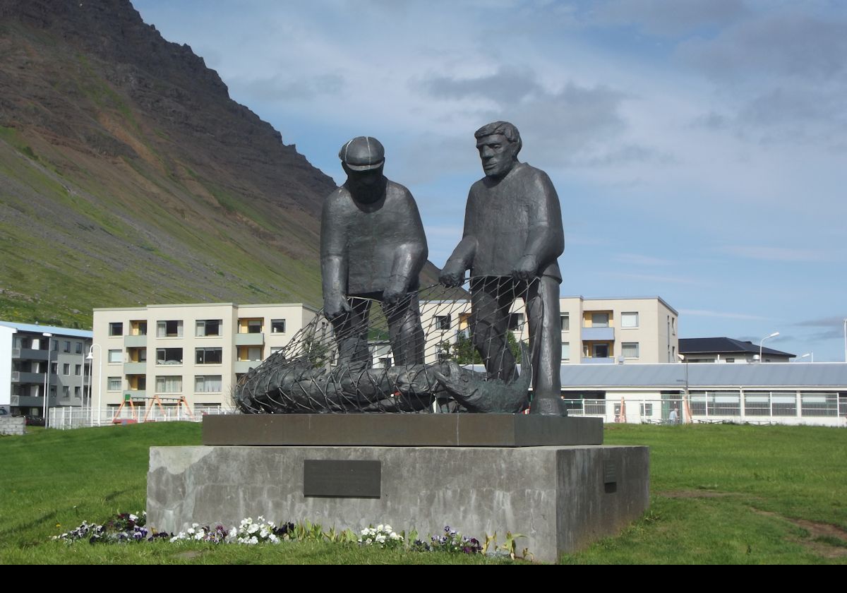 A closer view od the Seamen's Monument, commemorating fishermen who have died at sea.