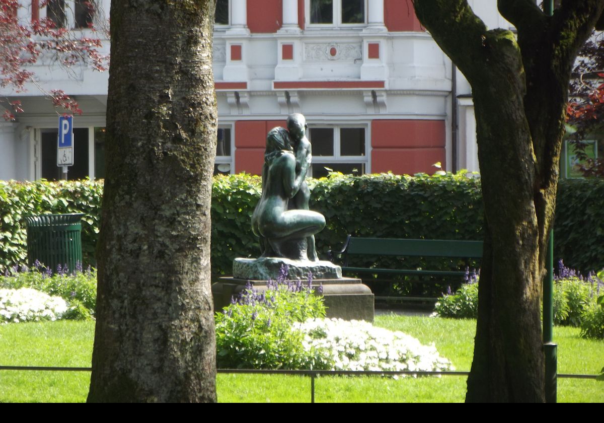 Sculpture of a mother and child in the Theatre Gardens in Bergen.