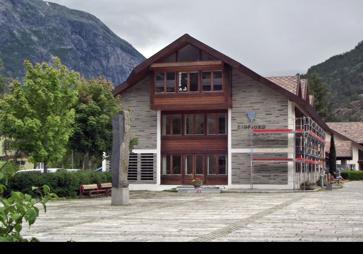 Eidfjord Public Library or folkebibliotek.