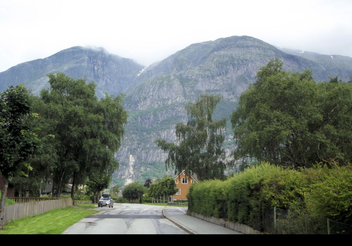 Walking south along Lægreidsvegen towards the old church, which is our next destination.