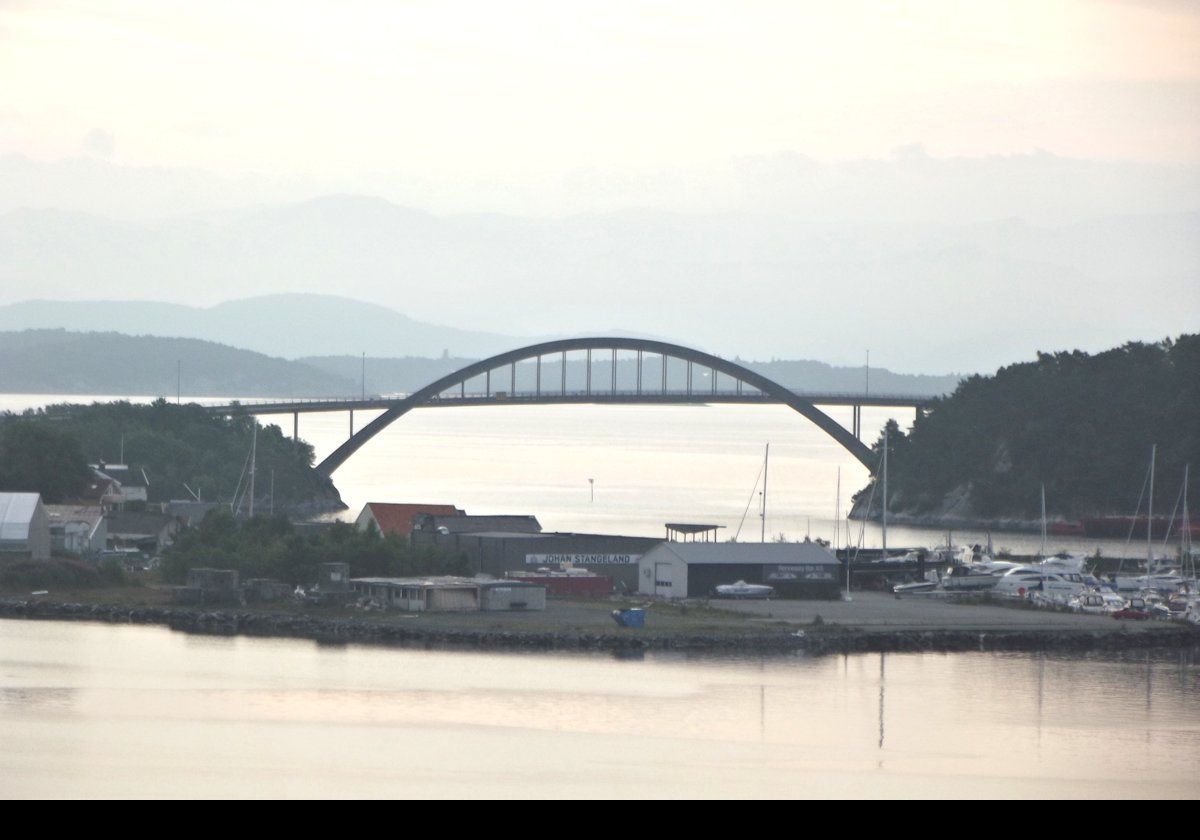 The Engøybridge crosses the Engøysundet strait. The bridge connects the islands of Sølyst and Engøy