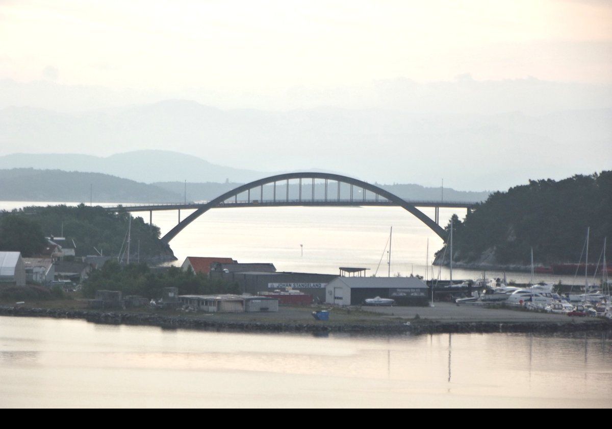 The Engøybridge crosses the Engøysundet strait. The bridge connects the islands of Sølyst and Engøy 