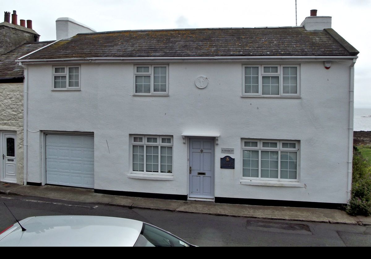 Just an attractive house; Teddy's Cottage on Queen Street..