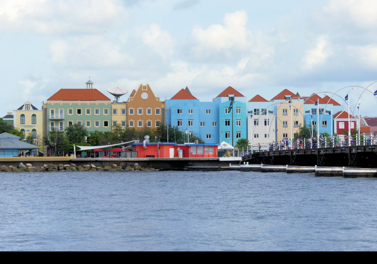 Although the islands were originally dutch, to me this has more of the look of Copenhagen in Denmark than, say, Amsterdam or Rotterdam. 