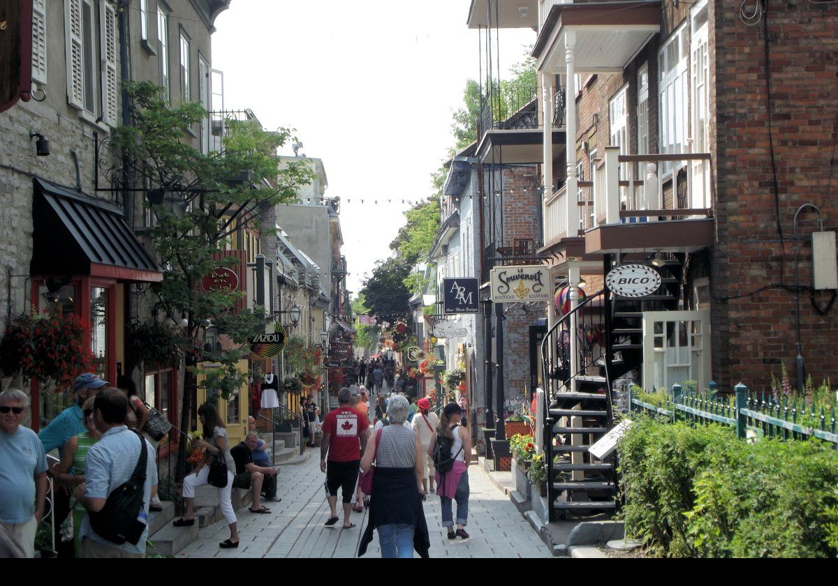 Looking south along the Rue du Petit Champlain.